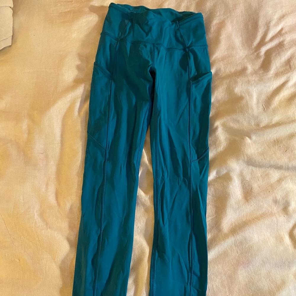 Lululemon teal capri leggings